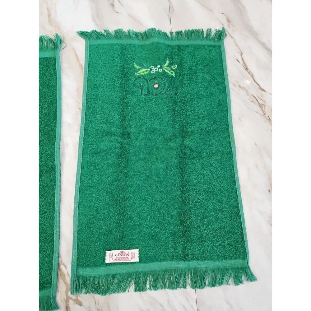 Two Vintage Cannon USA Embroidered Christmas Hand Towels Cotton Terry Fringe
